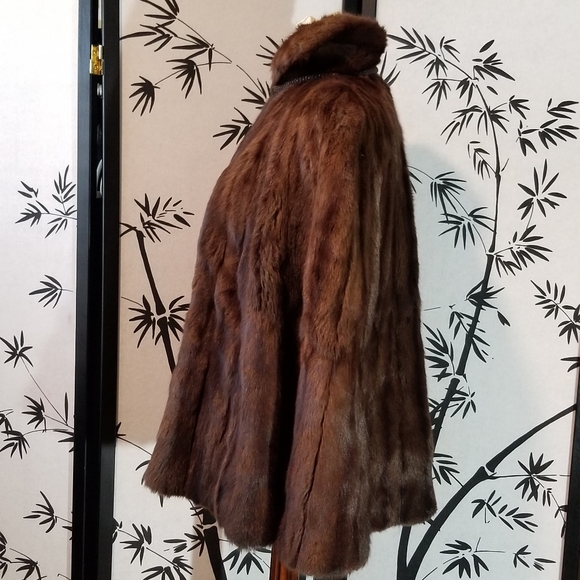 EUC-GENUINE LADIES BROWN  MINK CAPE SIZE L - Picture 5 of 11